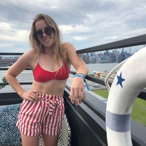 Meet your Posher, Ally